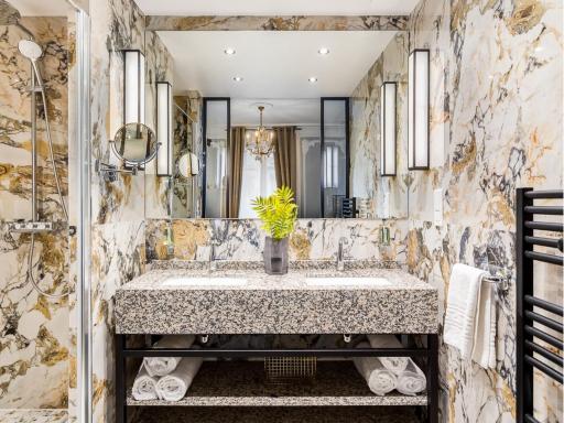 Merveil - Signature Suite - Louvre - Victoria - Housity
