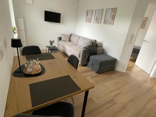 Stilvolle Ferienwohnung am Tillysee nahe Oldenburg - Housity