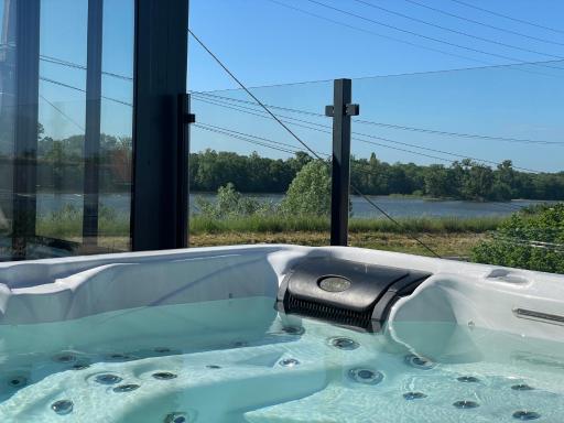 Jacuzzi et Vue sur Loire - Maison d'hôtes L'Odyssée - Housity