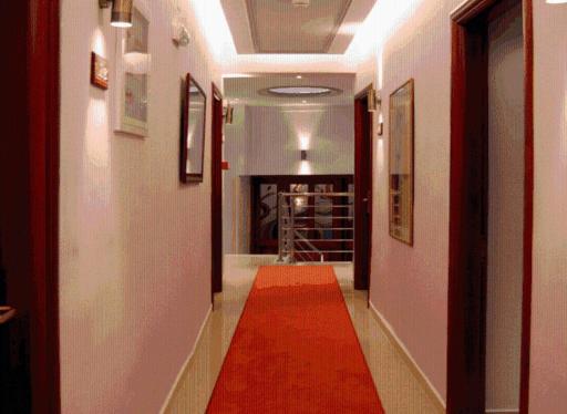 Hotel Avra - Housity