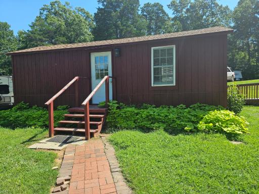 Modern Woodland Cabin With Pool View - Housity