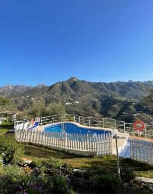 Hotel Rural los Caracoles - Housity