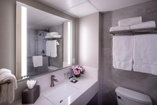Warwick Seattle - Housity