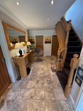 Barncroft Luxury Bed & Breakfast - Housity