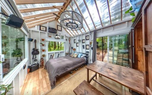 Stabbin Cabin #2 on Grant Island - Hot Tub, Boat, Pet Friendly - Housity