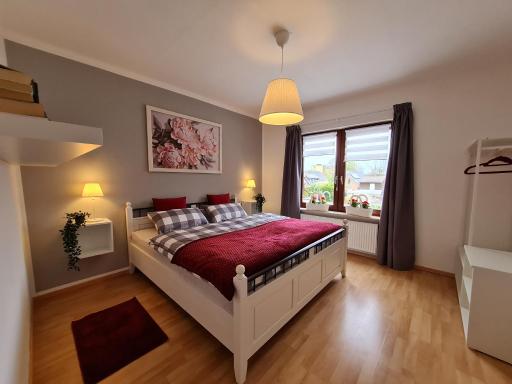 Anjas Ferienwohnung in Syke-am Bahnhof, zentral aber ruhig, 2 Zimmer, Terrasse, Parkplatz, Bremen nur 25 km - Housity