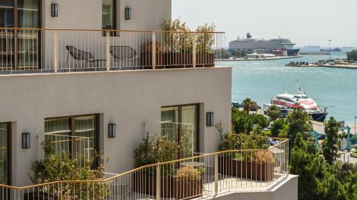 Mitsis N'U Piraeus Port - Housity