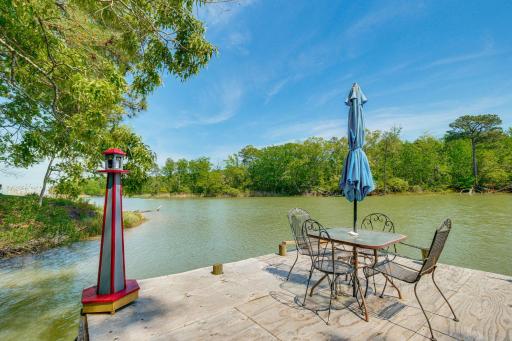 Heathsville Home with Sunroom Less Than 10 Mi to Beach! - Housity