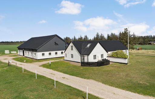 3 Bedroom Stunning Home In Pandrup - Housity