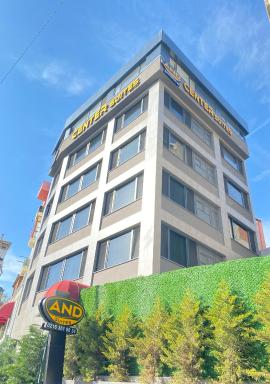 Center Suite - Housity