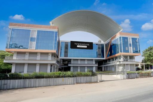 Hotel Kardhar Inn - Housity