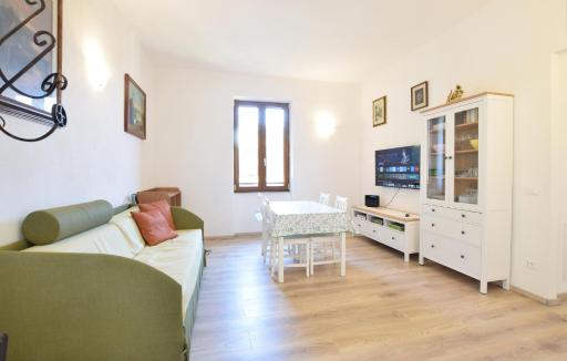 Stunning Apartment In Gavorrano With Wifi - Housity