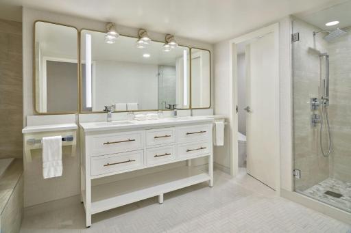 Sheraton Kansas City Hotel at Crown Center - Housity