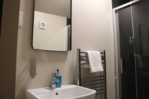 Black Dog Inn - Housity