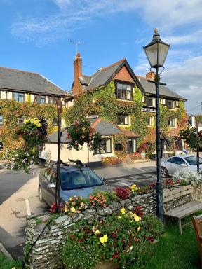 Exmoor White Horse Inn - Housity