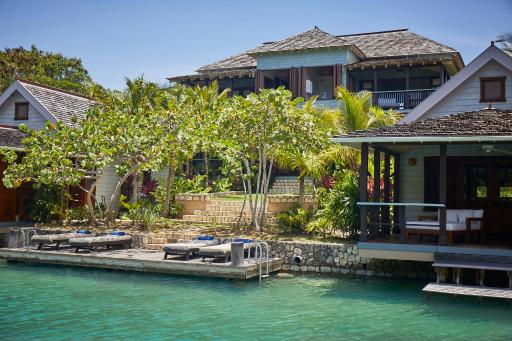 GoldenEye - Housity