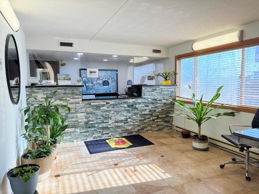 Super 8 by Wyndham West Fargo Main Ave ND - Housity