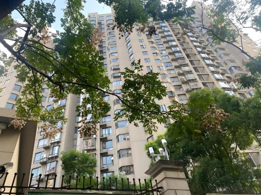 EHUB - Modern Rare 4-Bedroom APT, 50m from subway - Housity