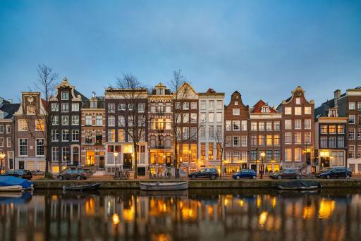 Ambassade Hotel - Housity