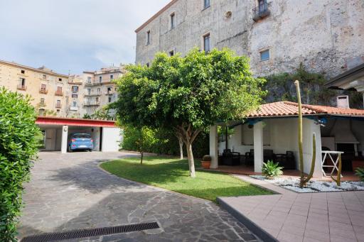 The Lemon Tree House - Housity