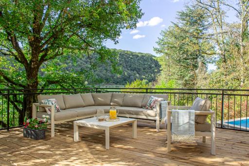 Lake House Catus - Housity