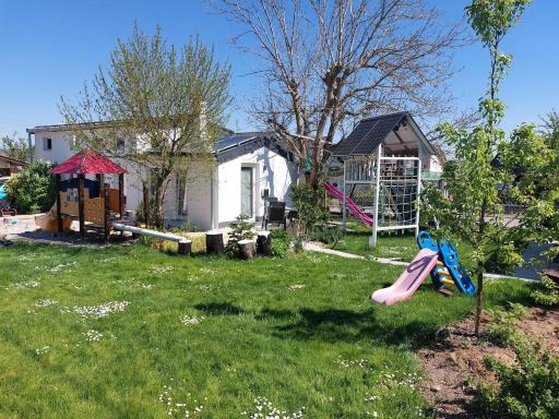 Chalet im Spiel- und Obstgarten - Housity