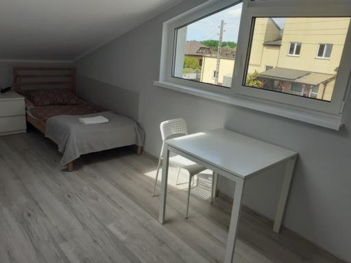 Hostelik Przy Przystanku - Housity