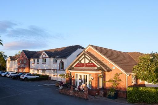 Hotel Wrexham - Housity
