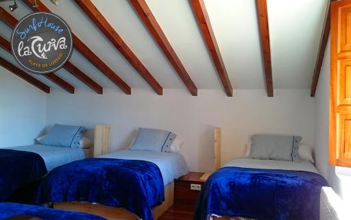 La Curva Surfhouse - Housity