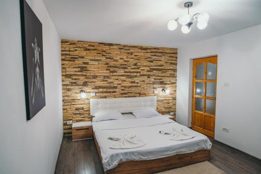 Insomnia Studio - Housity