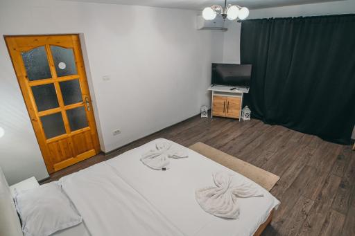 Insomnia Studio - Housity