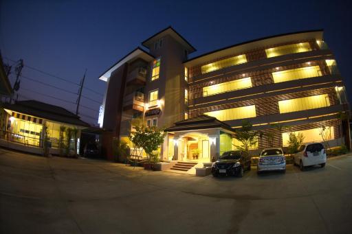 Baan Sanpoom - Housity