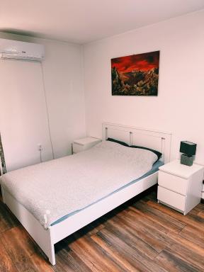 Apt near Big Center - Hizvo