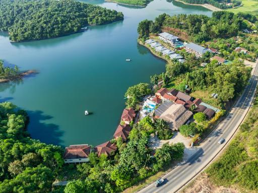Phong Nha Lake House Resort - Housity