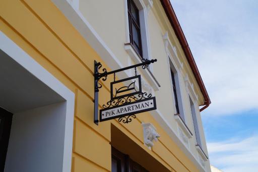 Pékapartman - Housity