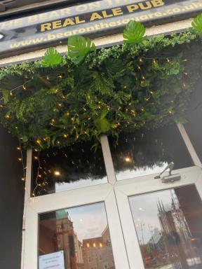 The Bear On The Square - Housity