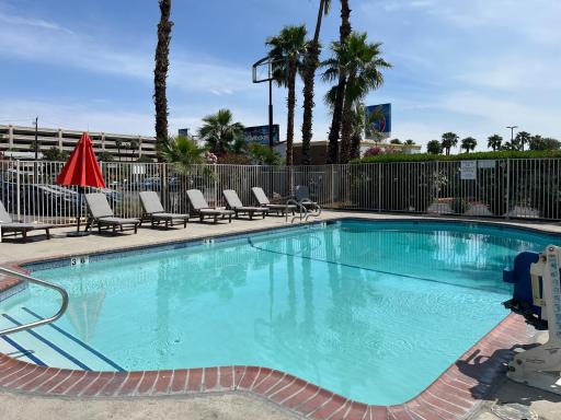 Howard Johnson by Wyndham Las Vegas near the Strip - Housity
