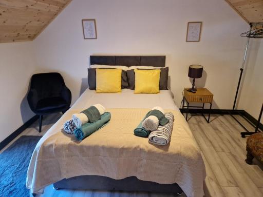 Beach Stunning location, Omeath - Housity