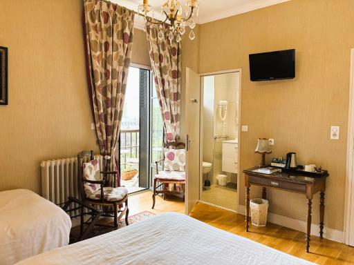 Logis Hôtel Beau Site - Housity