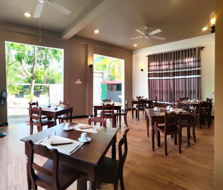 Ashiyana Hotel - Housity
