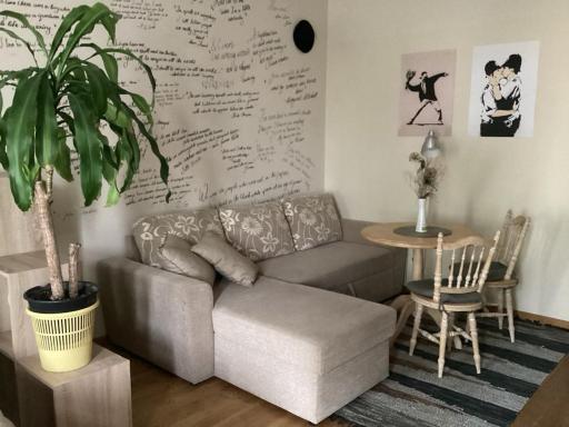 Hygge Home - artistic style apartment with free parking Friday 7 pm - Monday 8 am - Housity