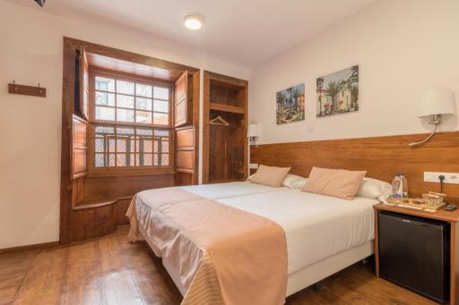 Holiday Time Calle Real - Housity