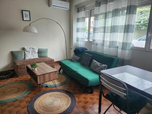 Dolphin's House - Housity