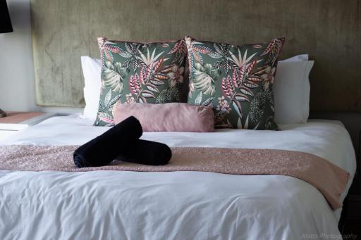 Point Bastille Penthouse - Housity