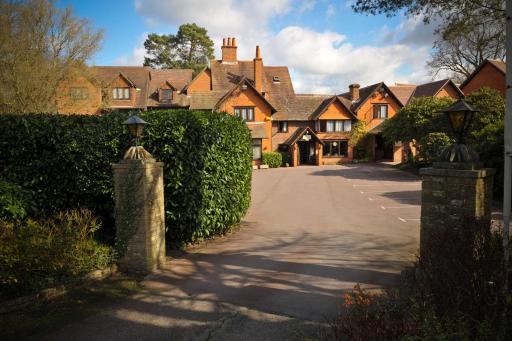 The Casa Hotel-Yateley, Farnborough - Housity