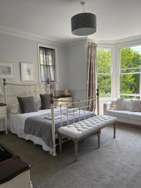 Holbein House - Housity