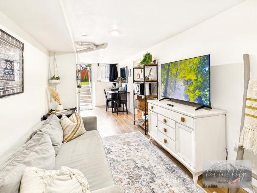 Downtown Vintage Modern Home PNW Wineries - Housity