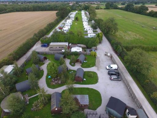 The Little Hide - Grown Up Glamping - Housity