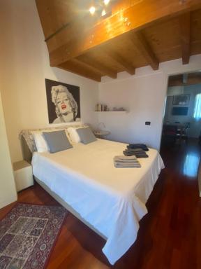 CHEZ LA REINE .....un'idea di CHALET IN CITTA' - Housity