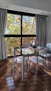 Luminoso Ambiente, con cochera en lo mejor de La Perla - Housity